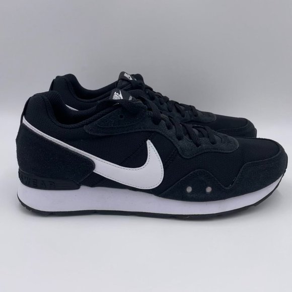 Nike Other - Nike Venture Runner Black Mens Shoes